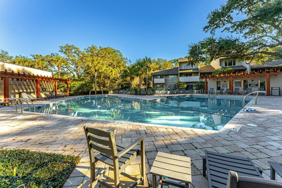 Day, Pool view, Swimming pool, sunbed