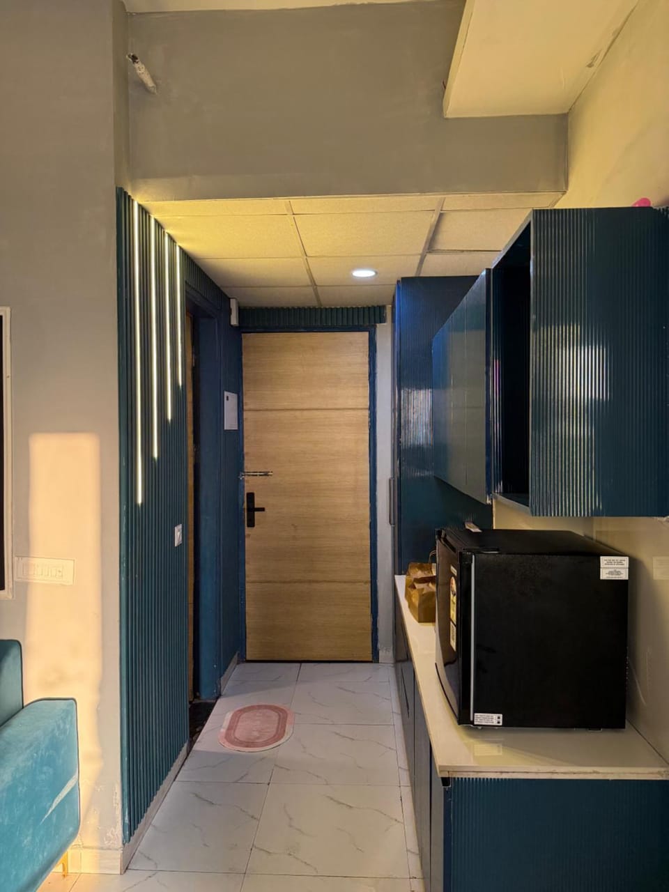 Cloud 14 stay Vacation rental in Noida