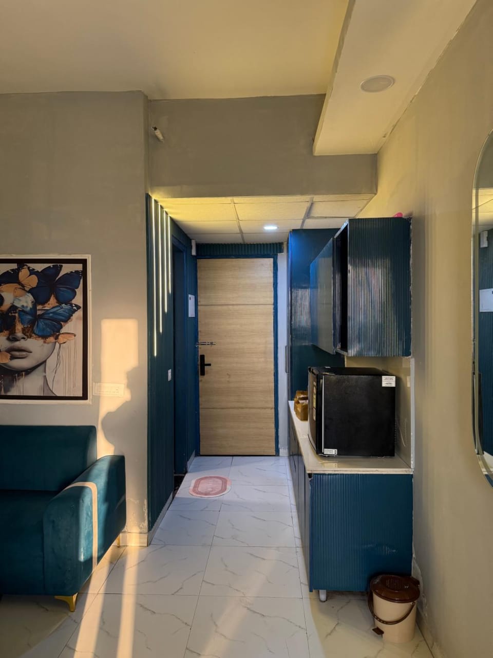 Cloud 14 stay Vacation rental in Noida