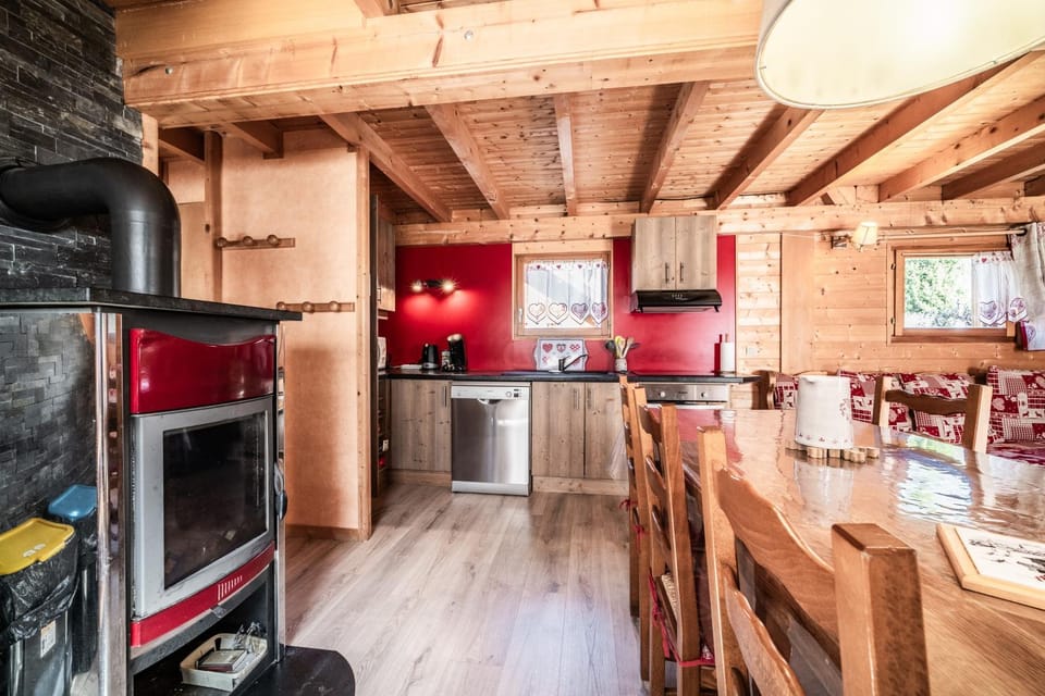 Property building, Kitchen or kitchenette, Living room