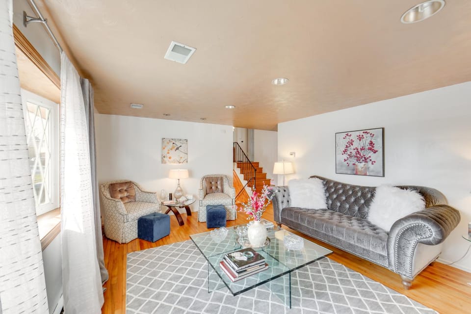 Walk to Park Family Home in Monroeville! House in Monroeville