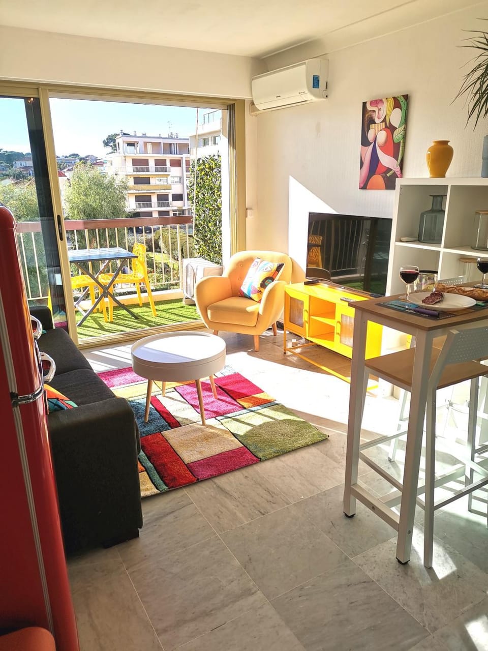 Communal lounge/ TV room