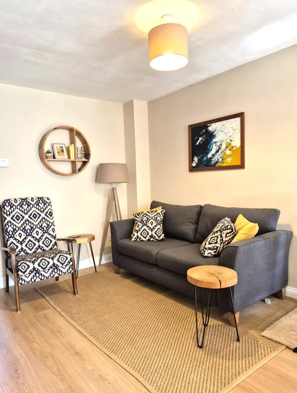 Cosy Family Home Quiet Street Off Road Parking House in Cheltenham