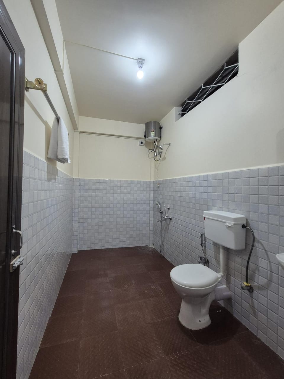 Toilet, Bathroom, towels