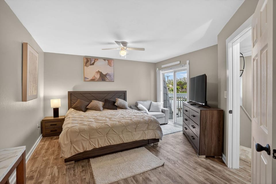 Relaxing 2BR Fort Myers Getaway Near Beaches apts Apartment in Iona
