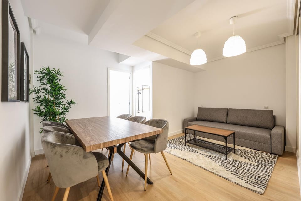 apartamentos de alquiler temporal para 6 personas en lavapies Alquiler Temporal Apartment in Centro