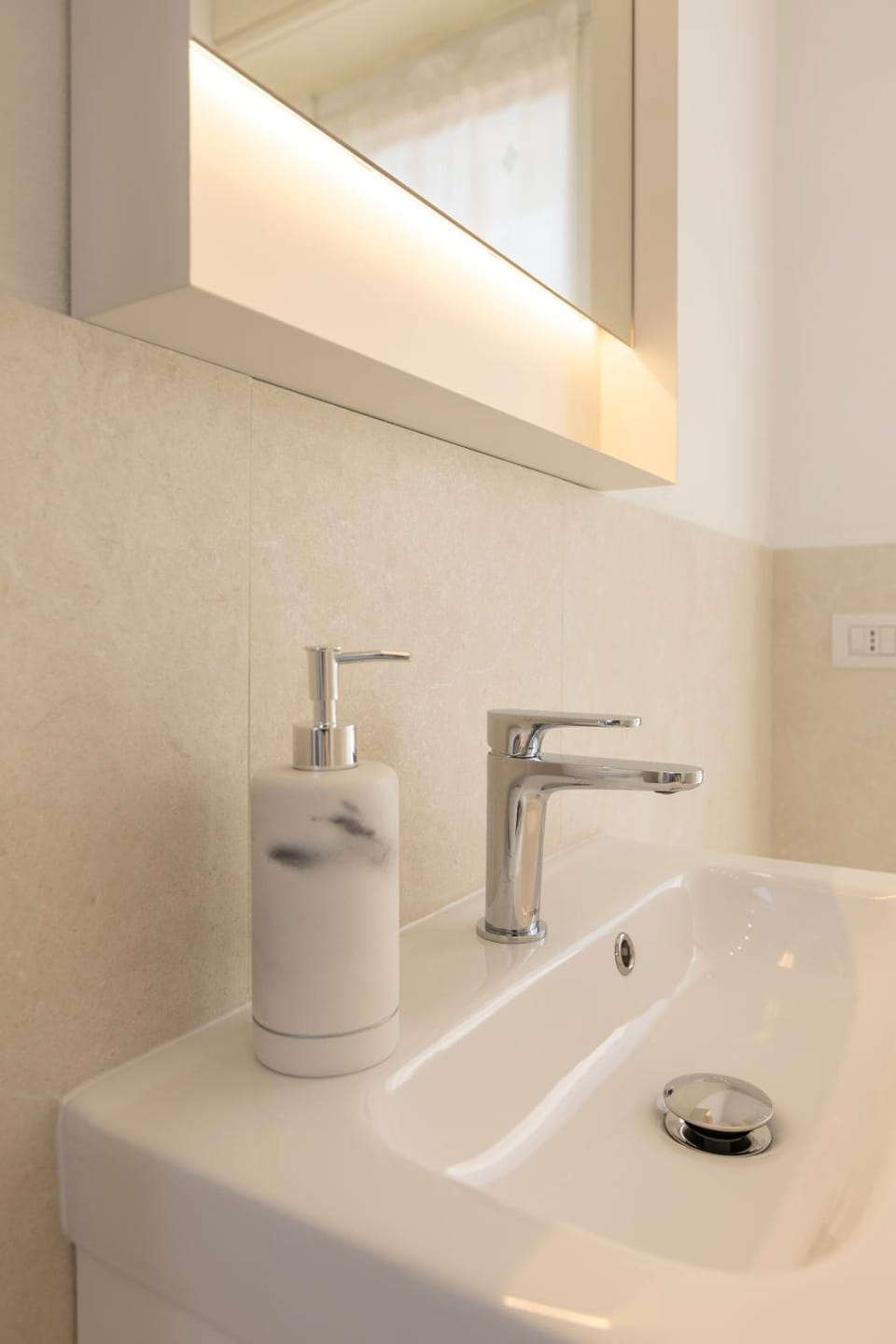 Bathroom, Decorative detail