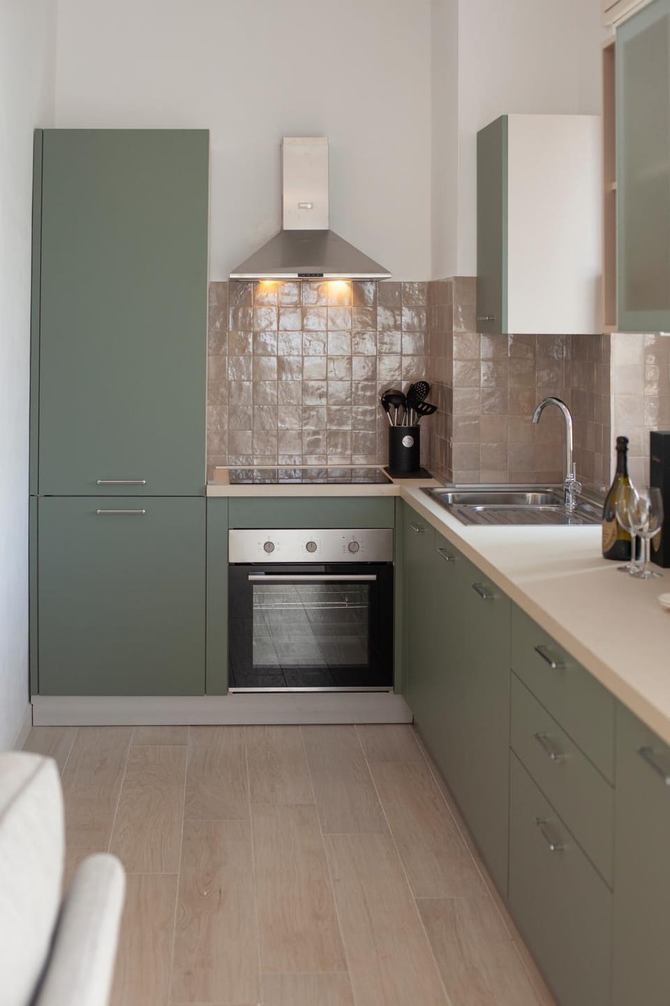 Kitchen or kitchenette, oven, pet friendly, stove