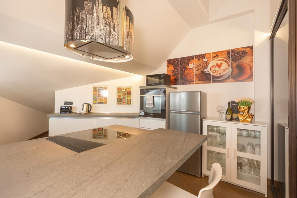 Kitchen or kitchenette, oven