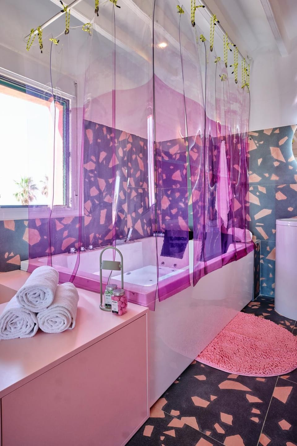 Jellyfish Seafront Boutique Studio with Jacuzzi Apartment in Villajoyosa