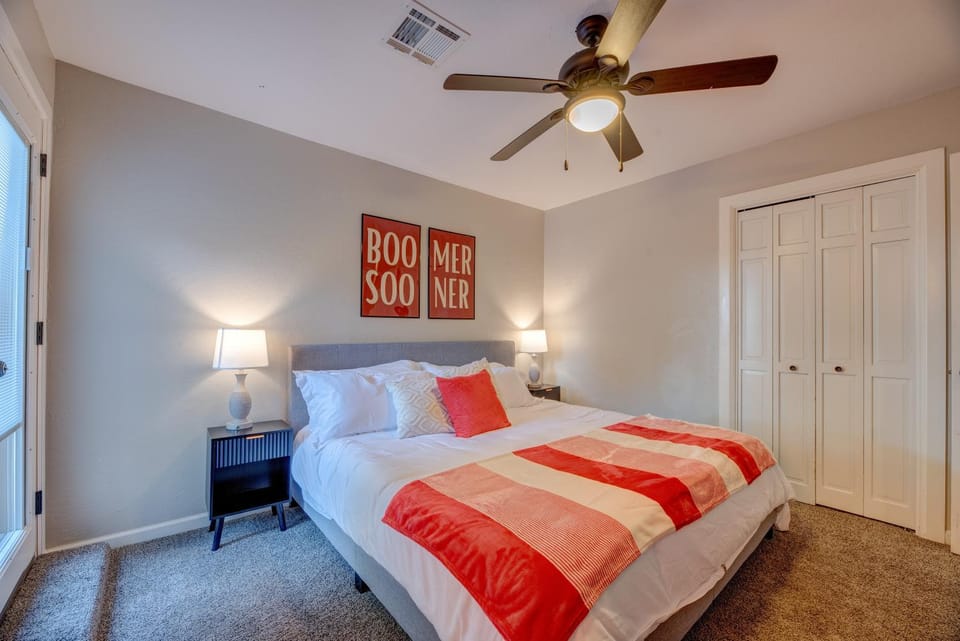 Patio, Bed, Bedroom