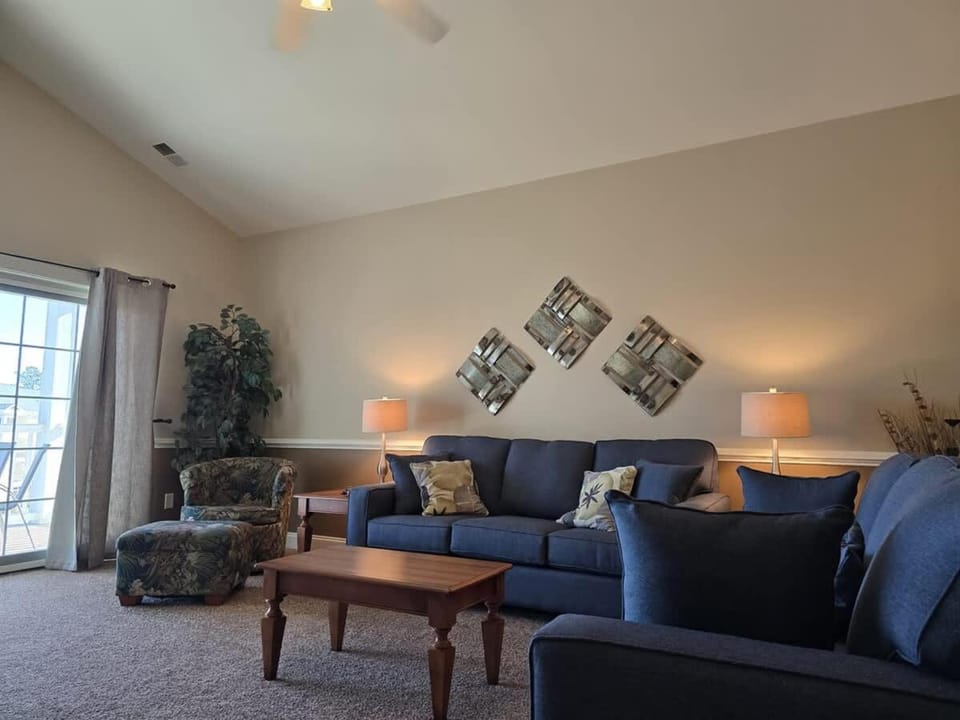 Relaxing Condo Retreat-Pool & Hot Tub House in Myrtle Beach