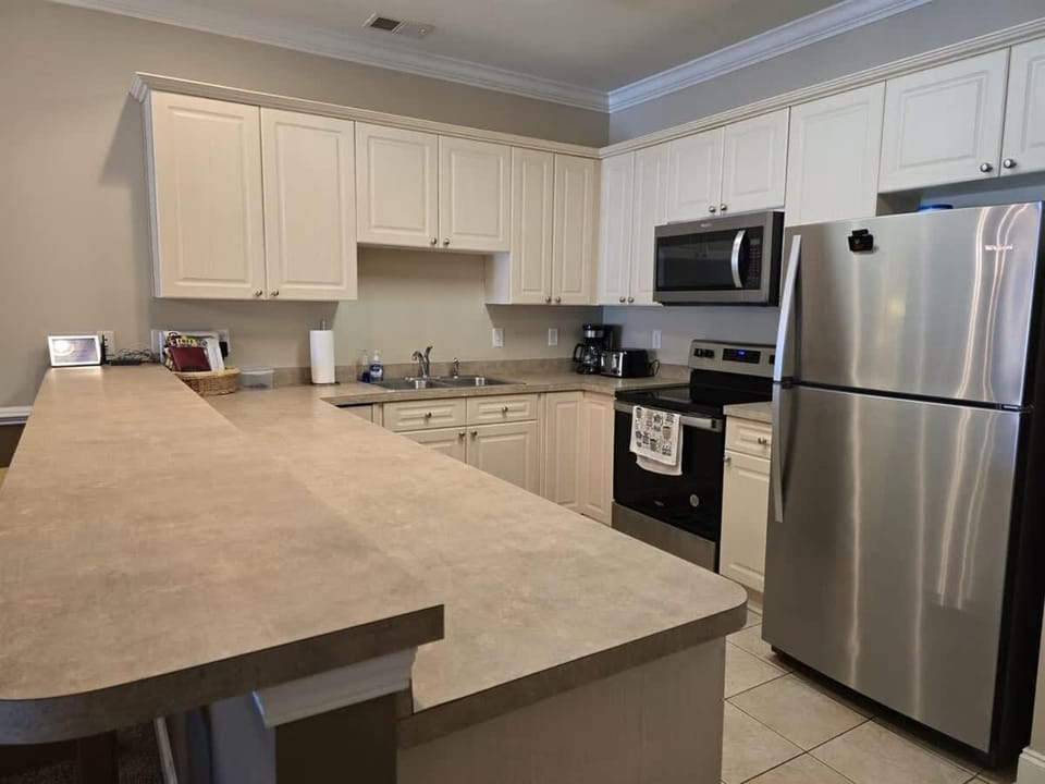 Relaxing Condo Retreat-Pool & Hot Tub House in Myrtle Beach