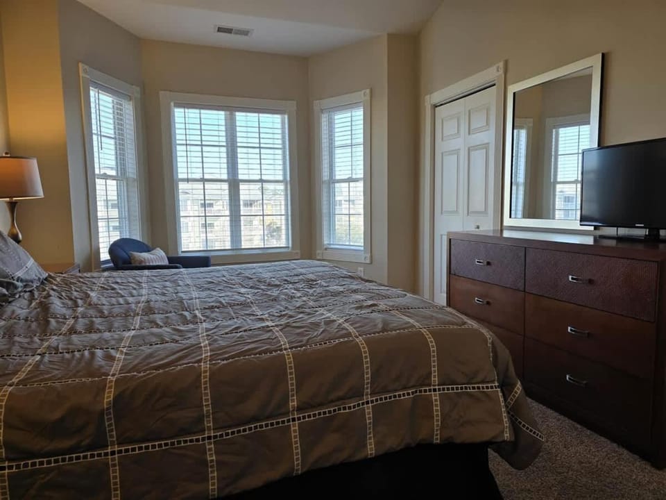 Relaxing Condo Retreat-Pool & Hot Tub House in Myrtle Beach