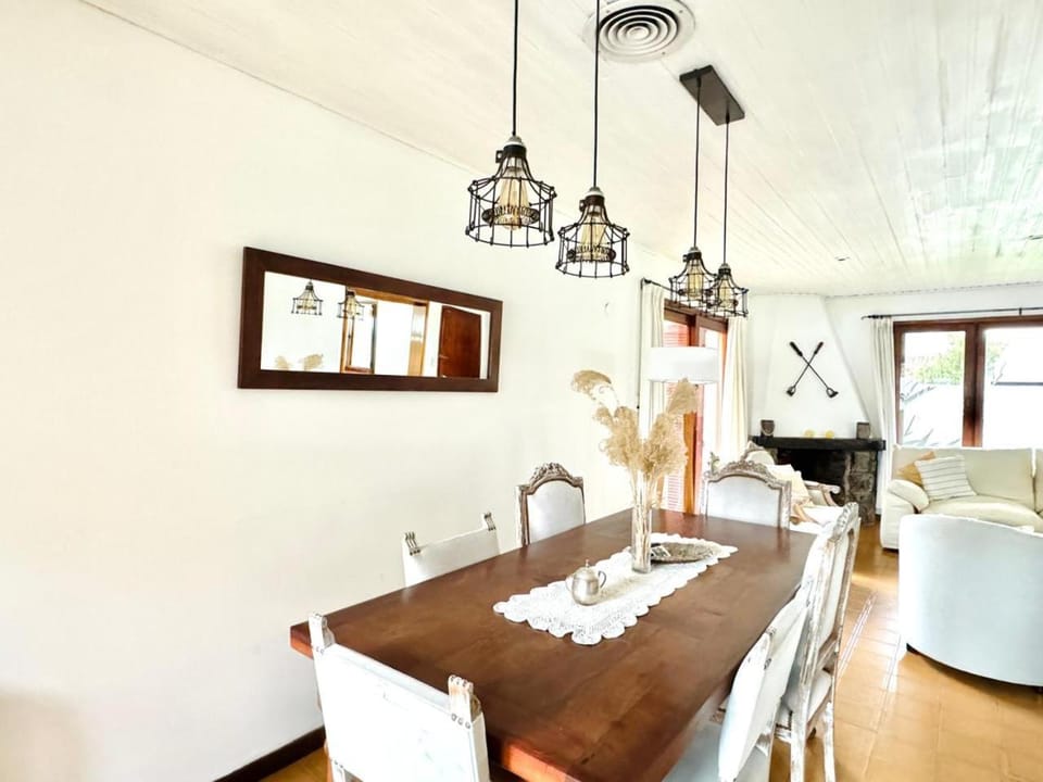 Casa con Pileta, Parrilla y Jardín x10 House in Necochea