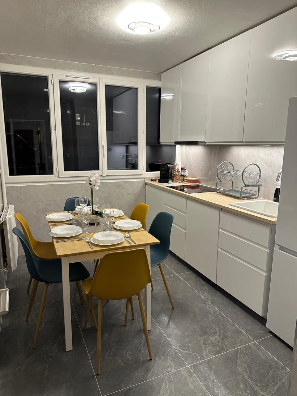 Coffee/tea facilities, kitchen