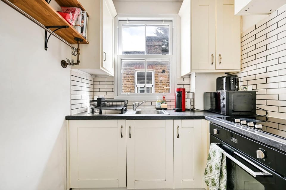 The Vintage Cove Apartment in London