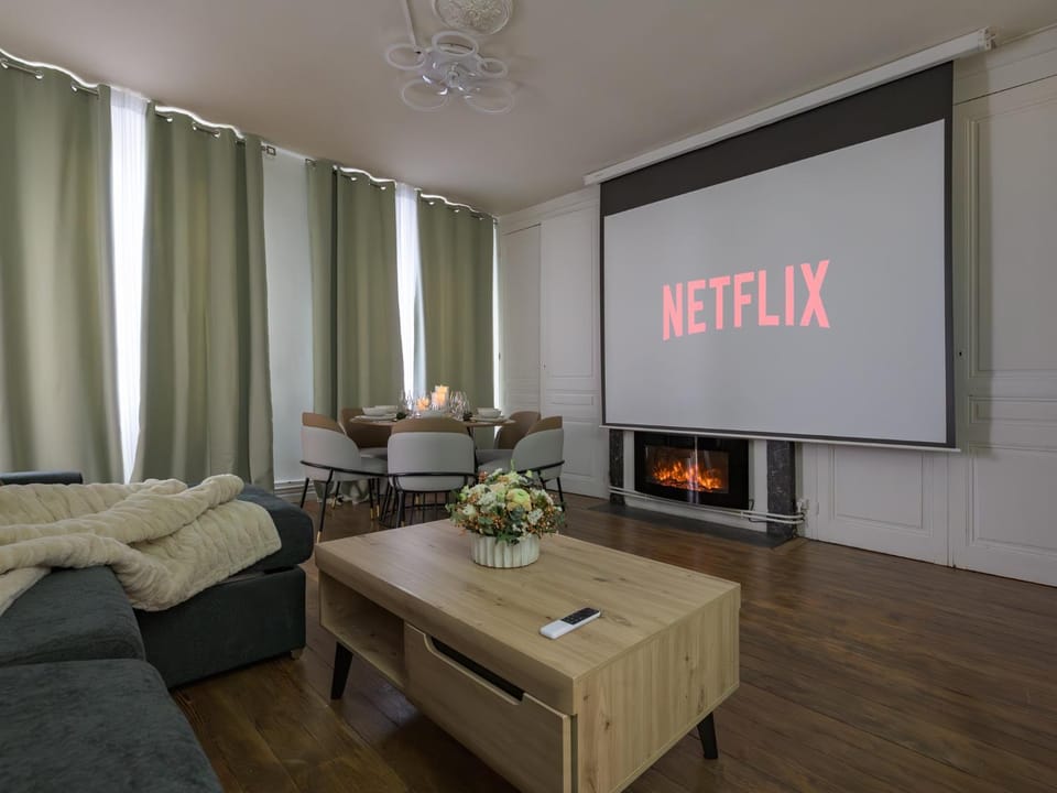 TV and multimedia, Living room, Decorative detail