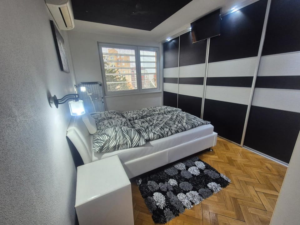 Štýlový 4-izbový apartmán v srdci mesta Apartment in Slovakia