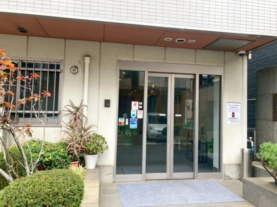 Facade/entrance