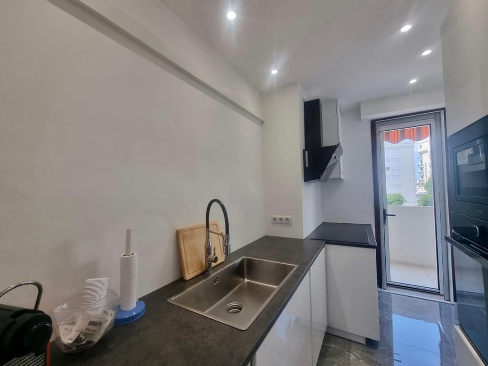 Velasquez Martinez Plage Apartment in Cannes