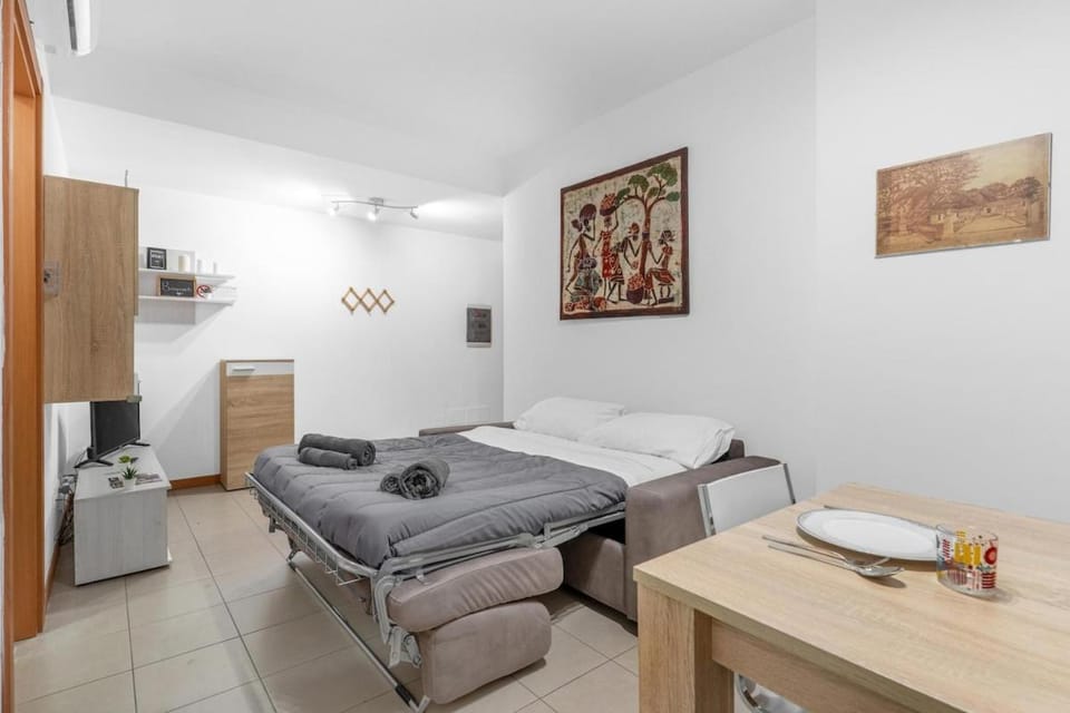 Quiet and modern stay just outside Milan Apartment in Lombardy