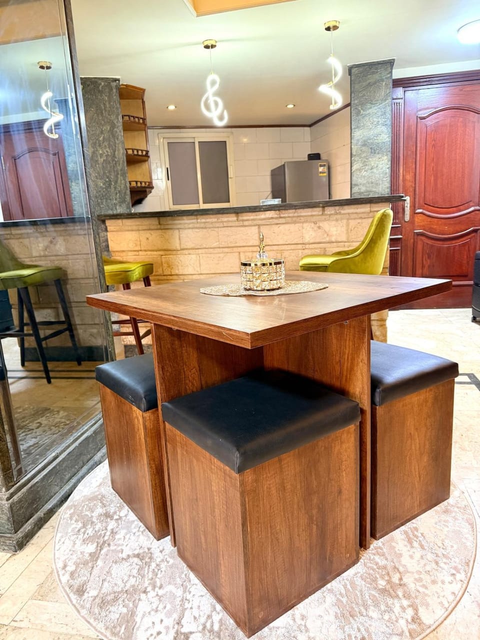 القاهرة بجوار سفارة اسبانيا وخطوات من النيل شقة فندقية ثلاثة غرف كاملة Apartment in Cairo