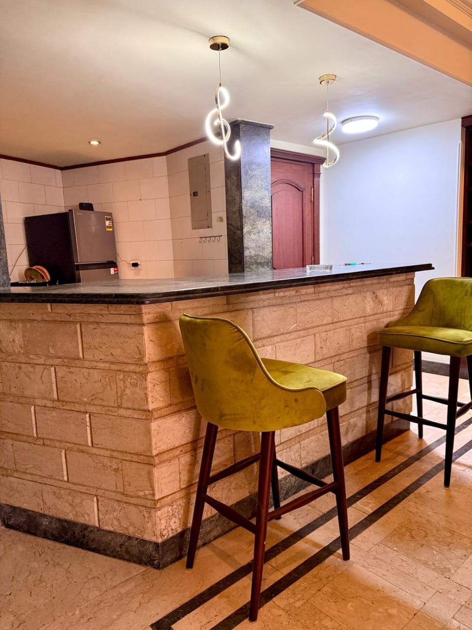 القاهرة بجوار سفارة اسبانيا وخطوات من النيل شقة فندقية ثلاثة غرف كاملة Apartment in Cairo