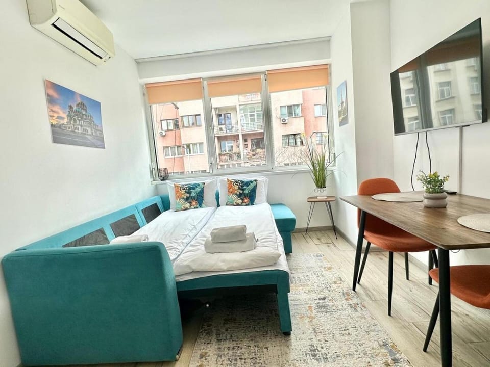 Living room, Photo of the whole room, Dining area, Bedroom