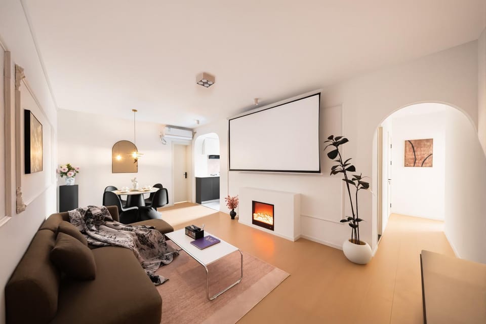 嘉发3店5F-Mayhome B&B-near the Bund and Nanjing West Road People Square with 3 bedrooms-4 beds elevator apart ment and Nearby West Nanjing Road Metro Apartment in Shanghai
