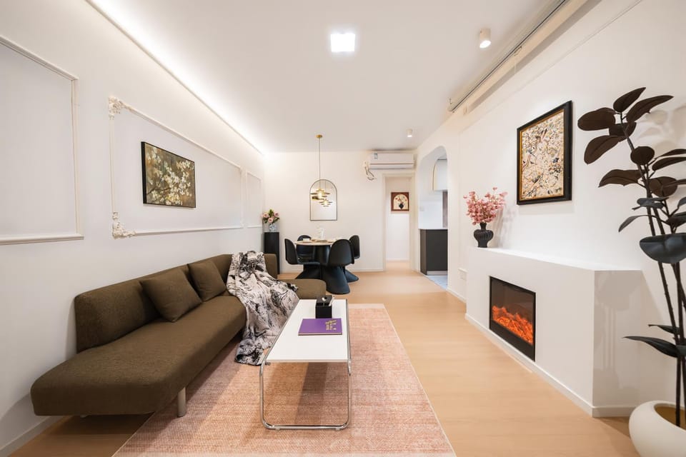 嘉发3店5F-Mayhome B&B-near the Bund and Nanjing West Road People Square with 3 bedrooms-4 beds elevator apart ment and Nearby West Nanjing Road Metro Apartment in Shanghai
