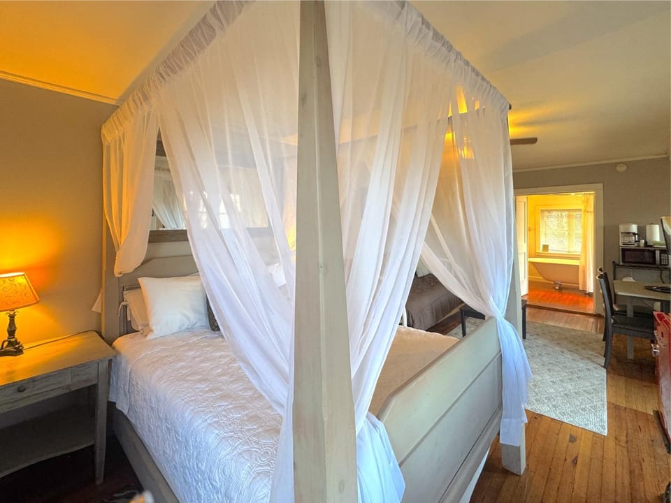 Wrens Nest Hideaway Apartment in Eureka Springs