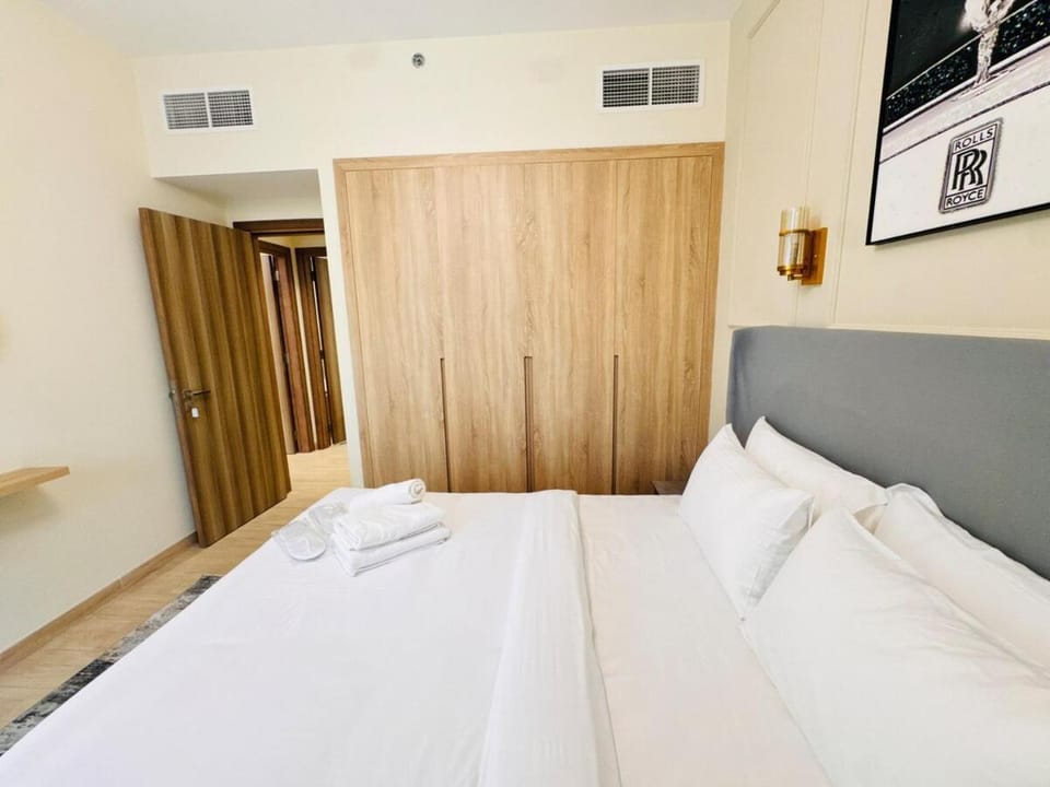 Celestial 2BR with Burj Khalifa View Apartment in Dubai