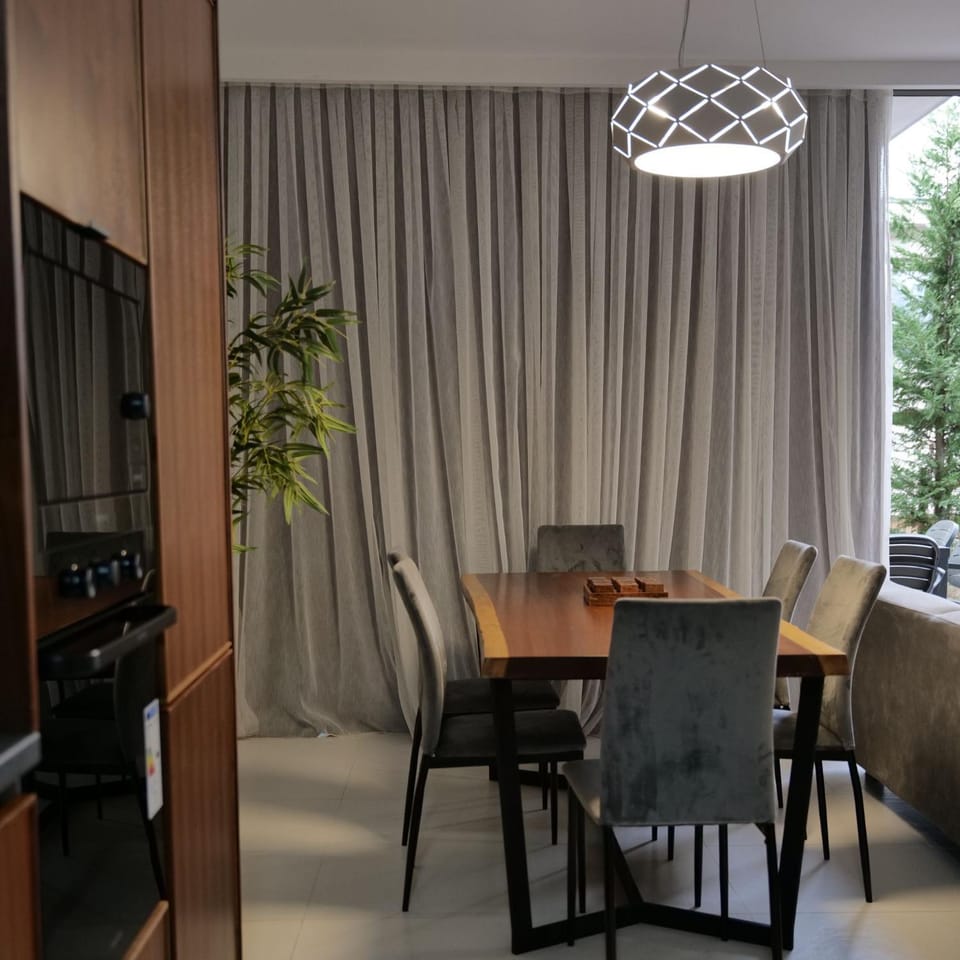 Living room, Dining area, kitchen