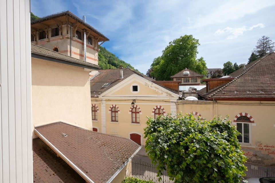 Studio meublé en face des Thermes Apartment in Auvergne-Rhône-Alpes