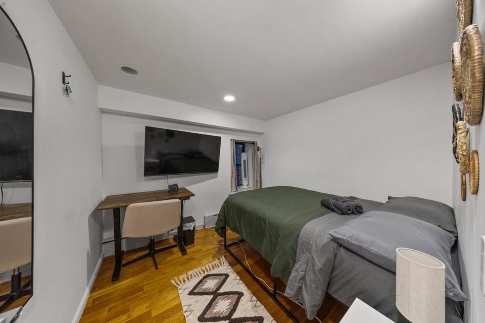 Double Room with shared bathroom in Times Square Bed and Breakfast in Midtown