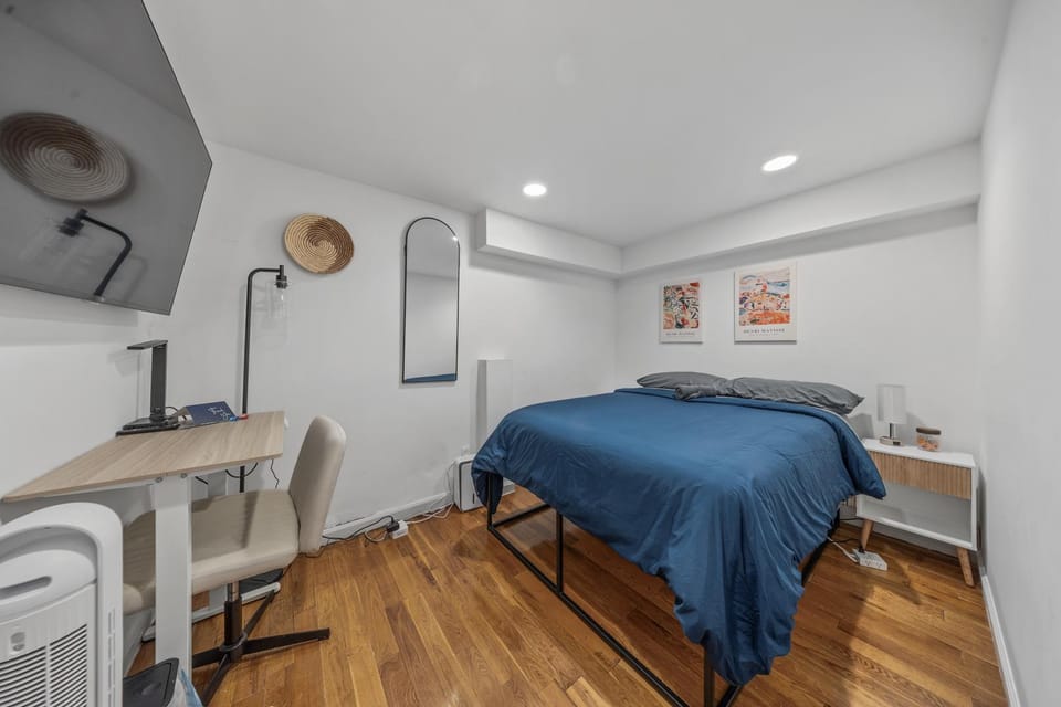 Double Room with shared bathroom in Times Square Bed and Breakfast in Midtown