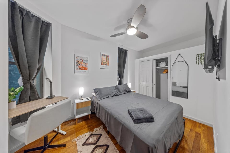 Double Room with shared bathroom in Times Square Bed and Breakfast in Midtown