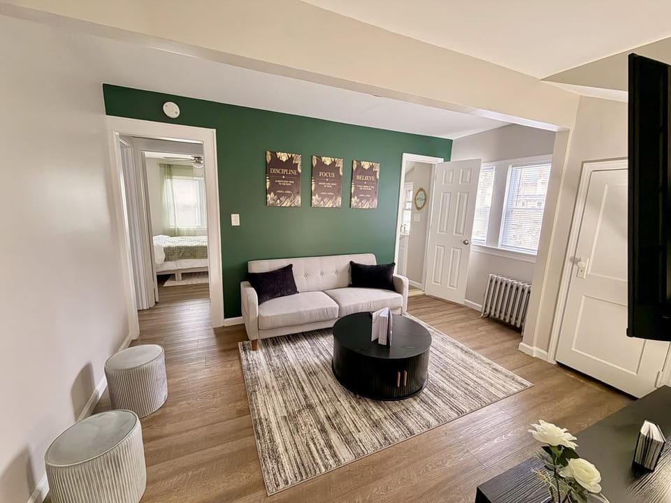 Living room, Photo of the whole room
