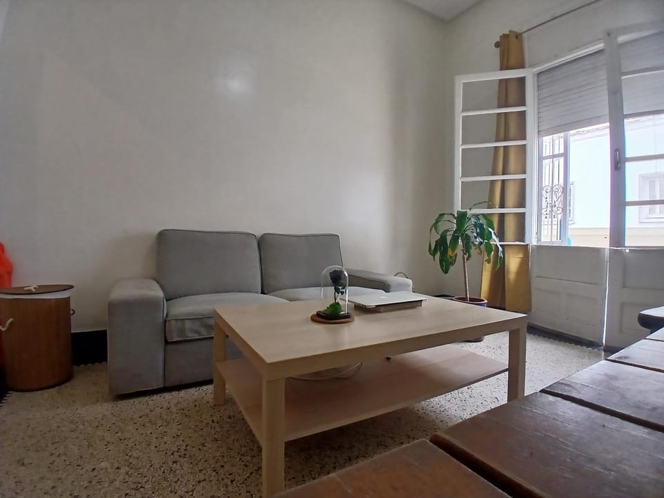 Cozy Studio with Balcony - City Center Apartment in Casablanca