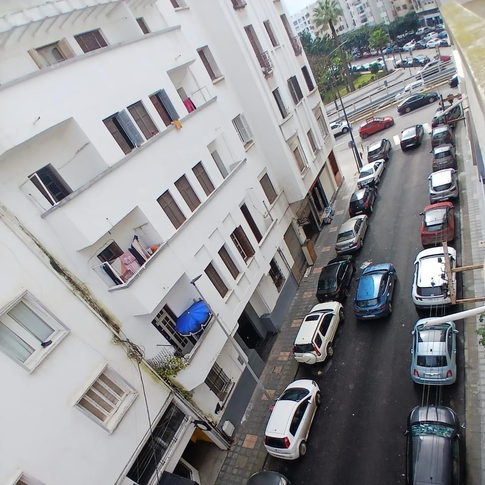 Cozy Studio with Balcony - City Center Apartment in Casablanca
