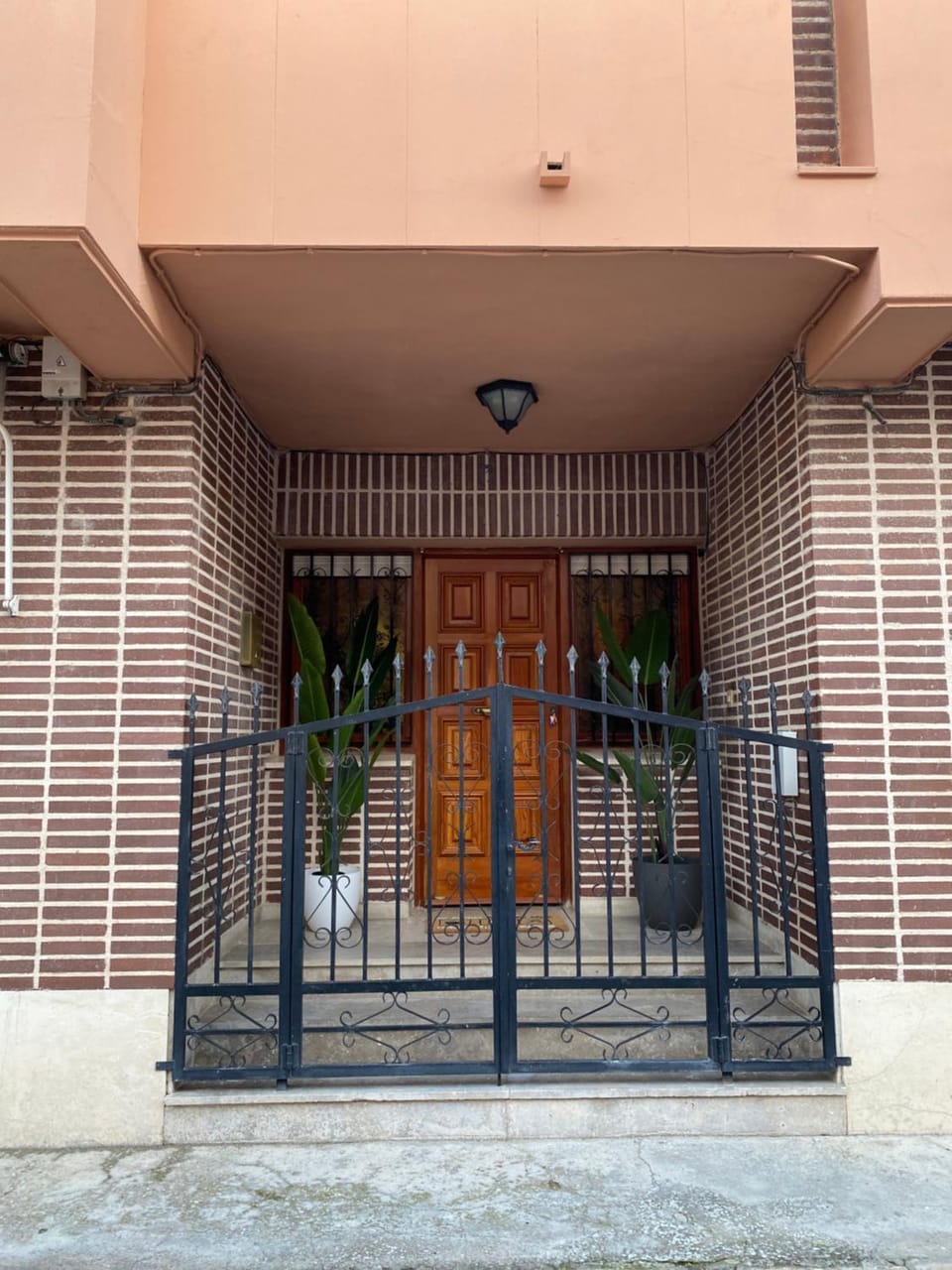 Facade/entrance