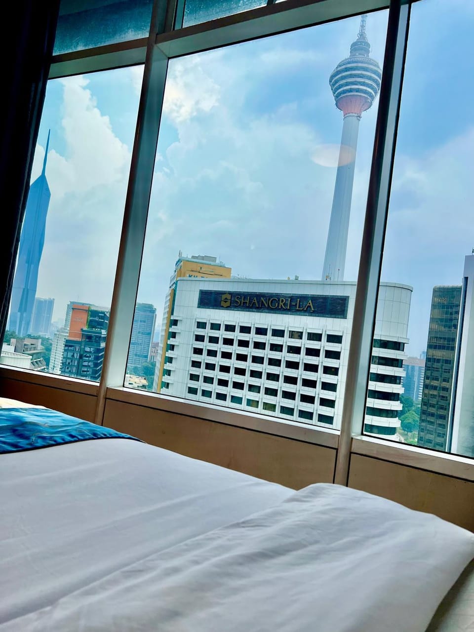 Bed, Photo of the whole room, Bedroom, City view