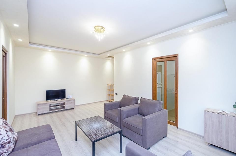 27Excellent apartment in the very center of the capital Apartment in Yerevan