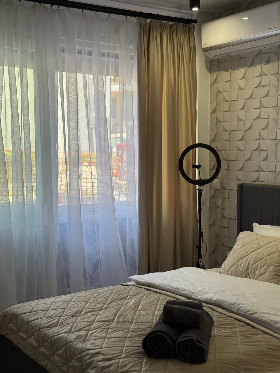 Bedroom, air conditioner