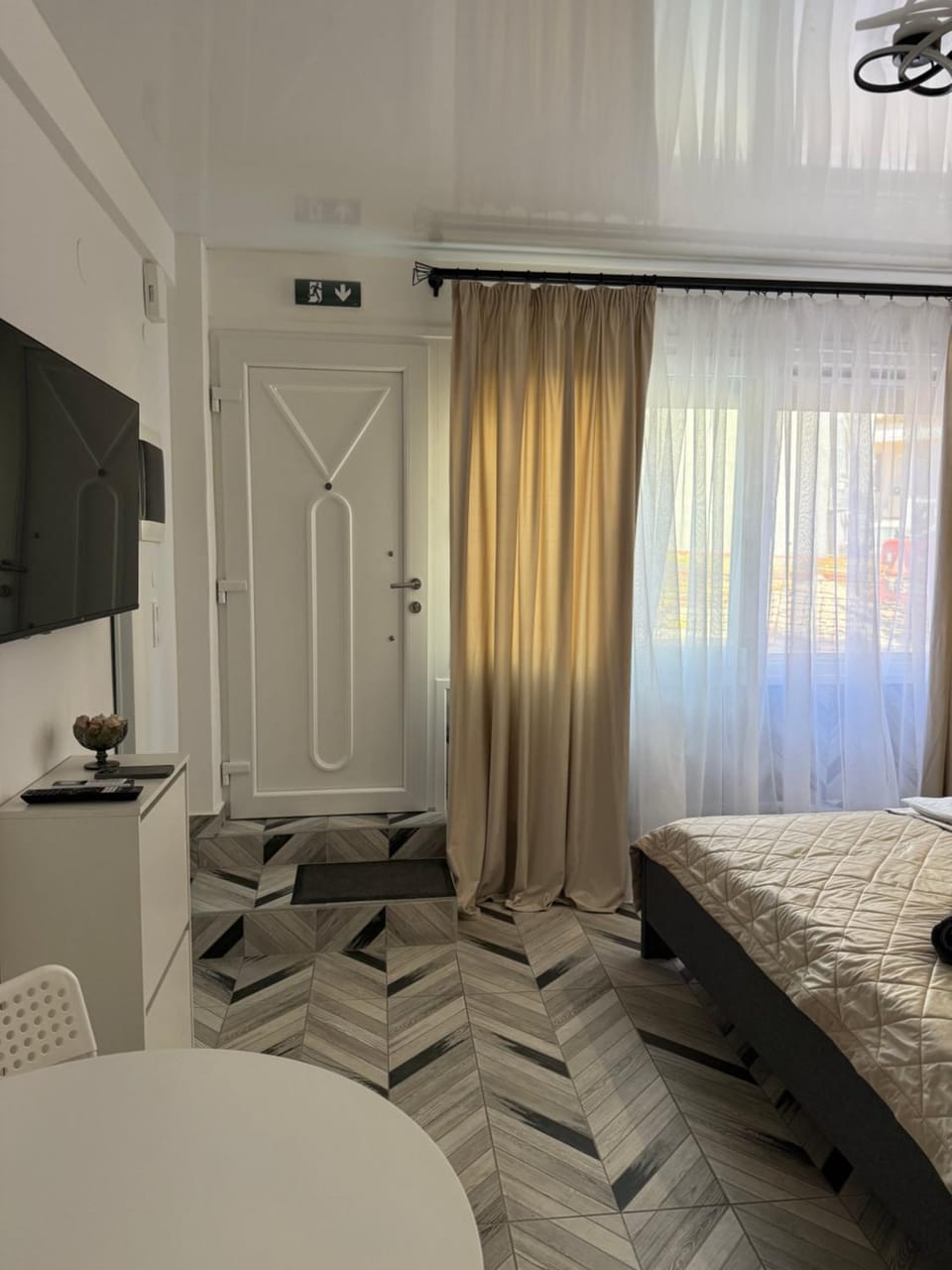 Photo of the whole room