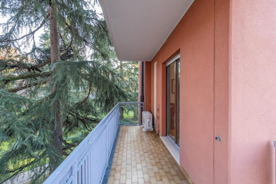 15 min to Milano Ice Skating Arena, M2 Assago Forum, Easy Parking Apartment in Milan