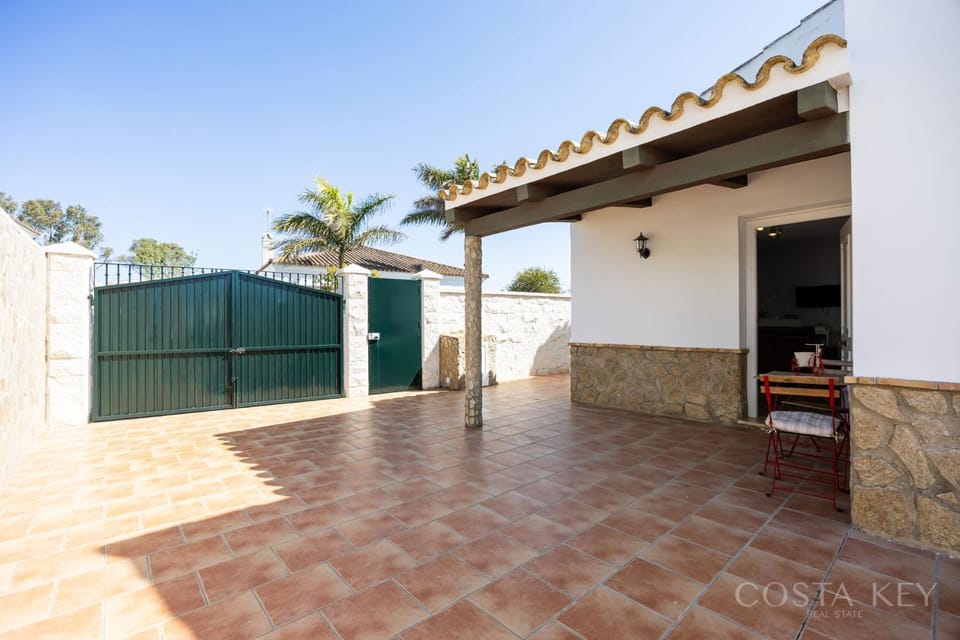 Barrosa Garden House - Chiclana de la Frontera House in Chiclana de la Frontera