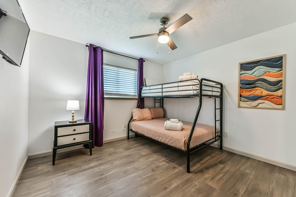 The Tides of Galveston Pet Friendly Walk to Beach Apartment in Galveston Island