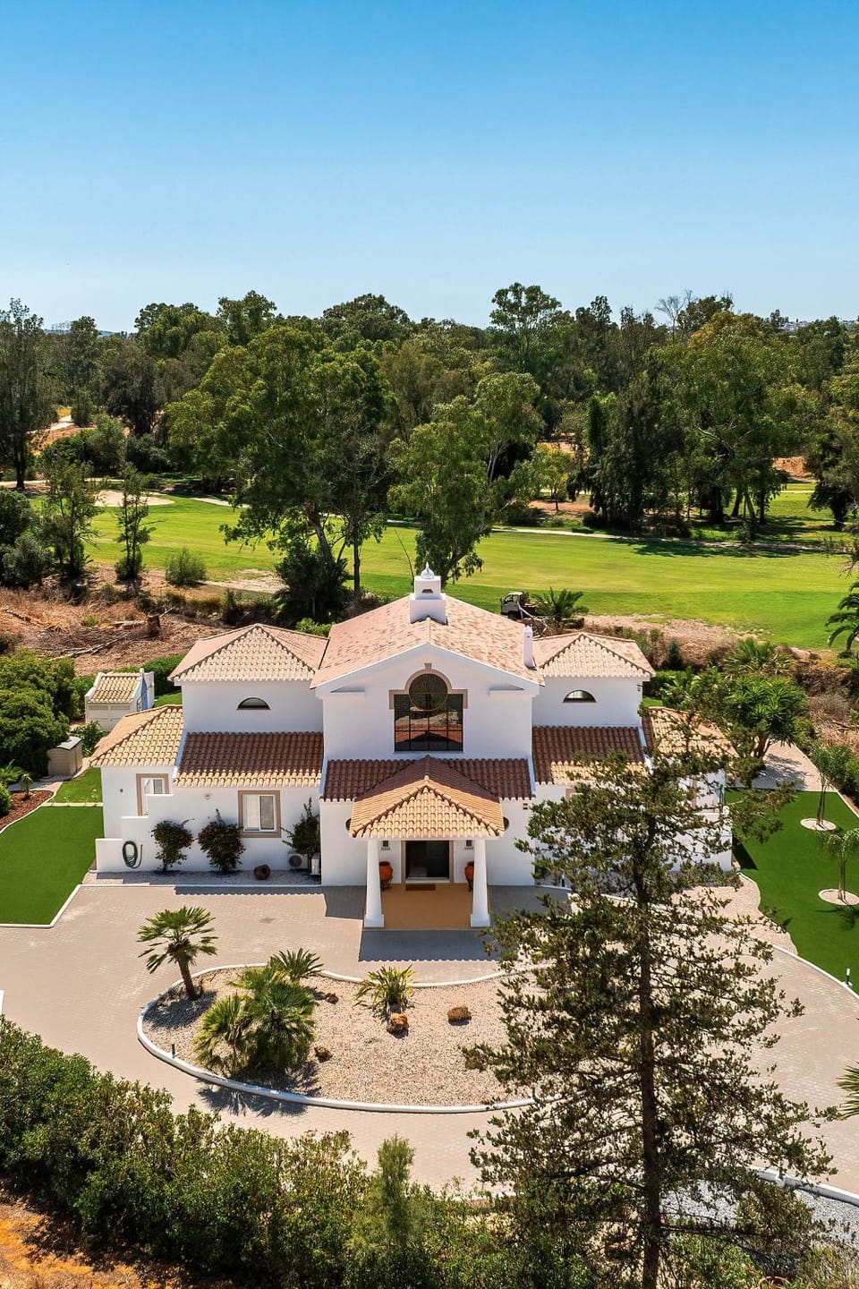 Golf Front Luxury Villa with Heated Pool and Sunset Views Villa in Alvor